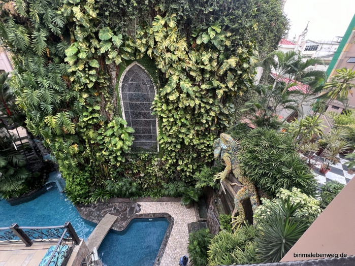 Dom: Swimmingpool (Grand Hotel) binmalebenweg