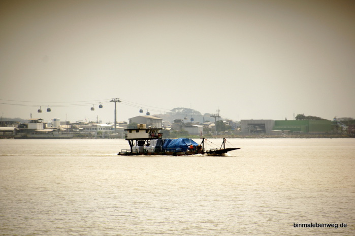 Rio Guayas mit der Aerovia, der Seilbahn nach Duran