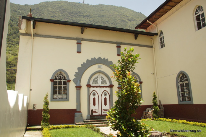Banos: Wallfahrtskirche (Nuestra Señora del Rosario de Agua Santa)