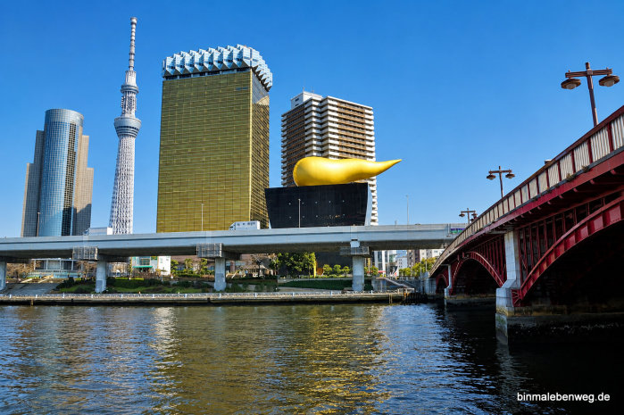 Der "Goldene Scheißhaufen": So wird das Headquater der Asahi Brauerei genannt wegen der quer liegenden goldenden Schaumkrone auf dem Dach.
